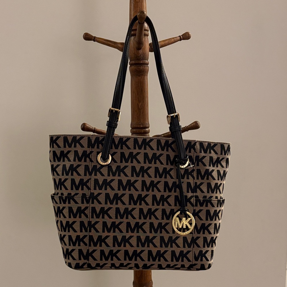 Michael Kors Jet Set Signature Tote NWT